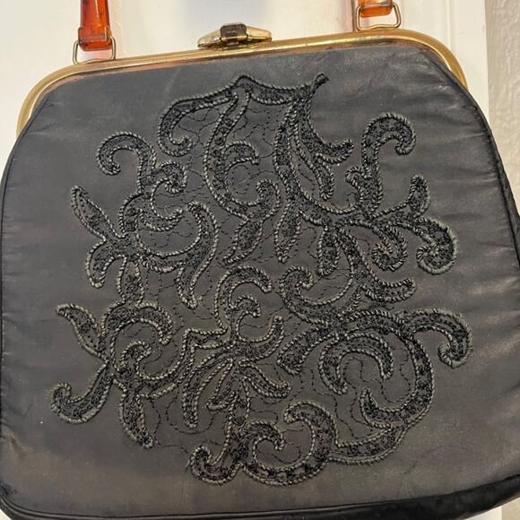 Vintage 1940s Large Black Satin Floral Embroidered Handbag with Lucite Handle 2 - Picture 3 of 12